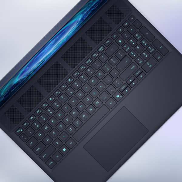 Ujęcie z g&oacute;ry dw&oacute;ch notebook&oacute;w gamingowych Alienware Aurora obok siebie, podkreślające ich wyrafinowaną konstrukcję.