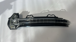 kierunkowskaz lusterka LEWY numer kat; 8W0949101 AUDI A4 B9 A5 F53...