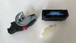 NOWE ORYGINALNE AUDI OE WTYCZKA DO ZŁĄCZEK PŁASKICH numer kat....