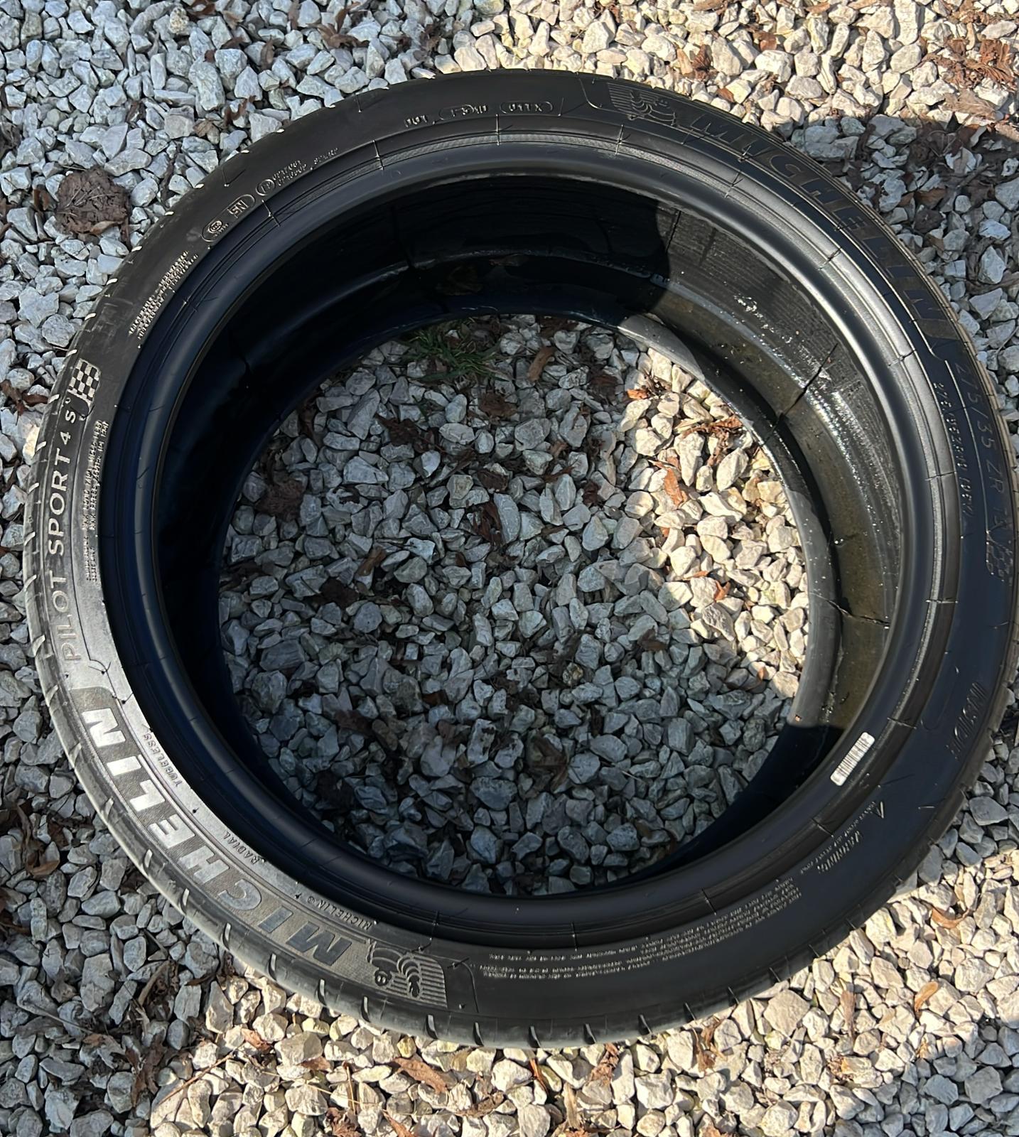 opona michelin pilot sport 4s 275/35 zr 19 rok 2022 Bieżnik od znacznika...