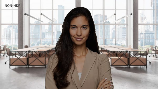 Wizerunek kobiety ukazany w technologii HDR i bez HDR.