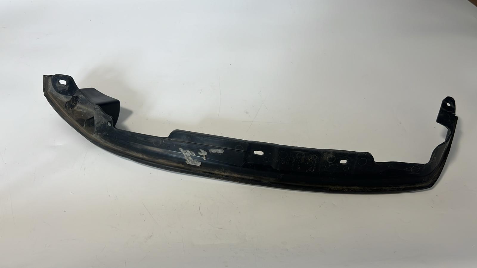 Lexus LC500 2018 Uszczelka drzwi przednich prawych pasażera numer...