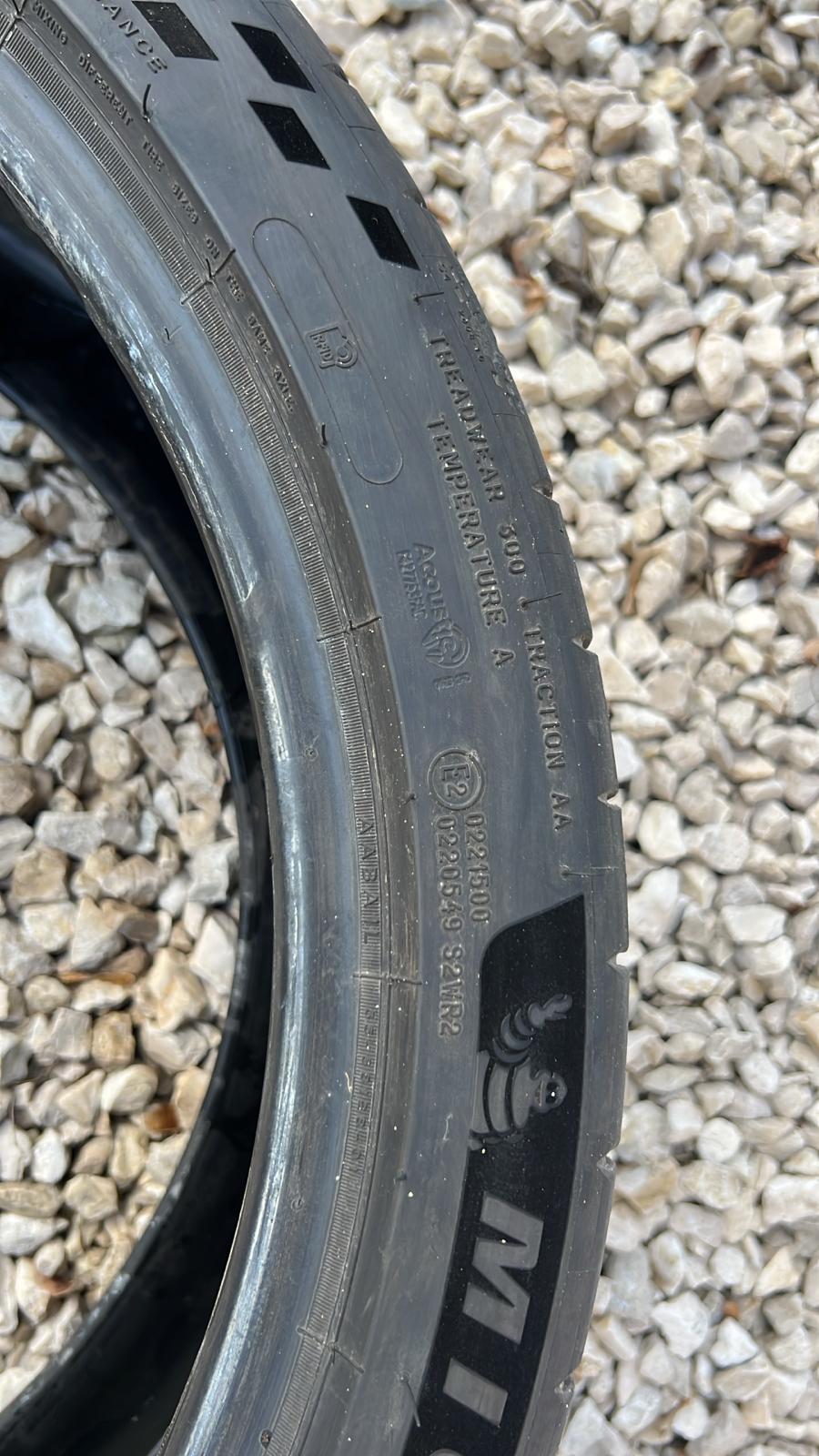opona Michelin pilot sport s5 275/35zr21 rok 2022 . Bieżnik od znacznika...