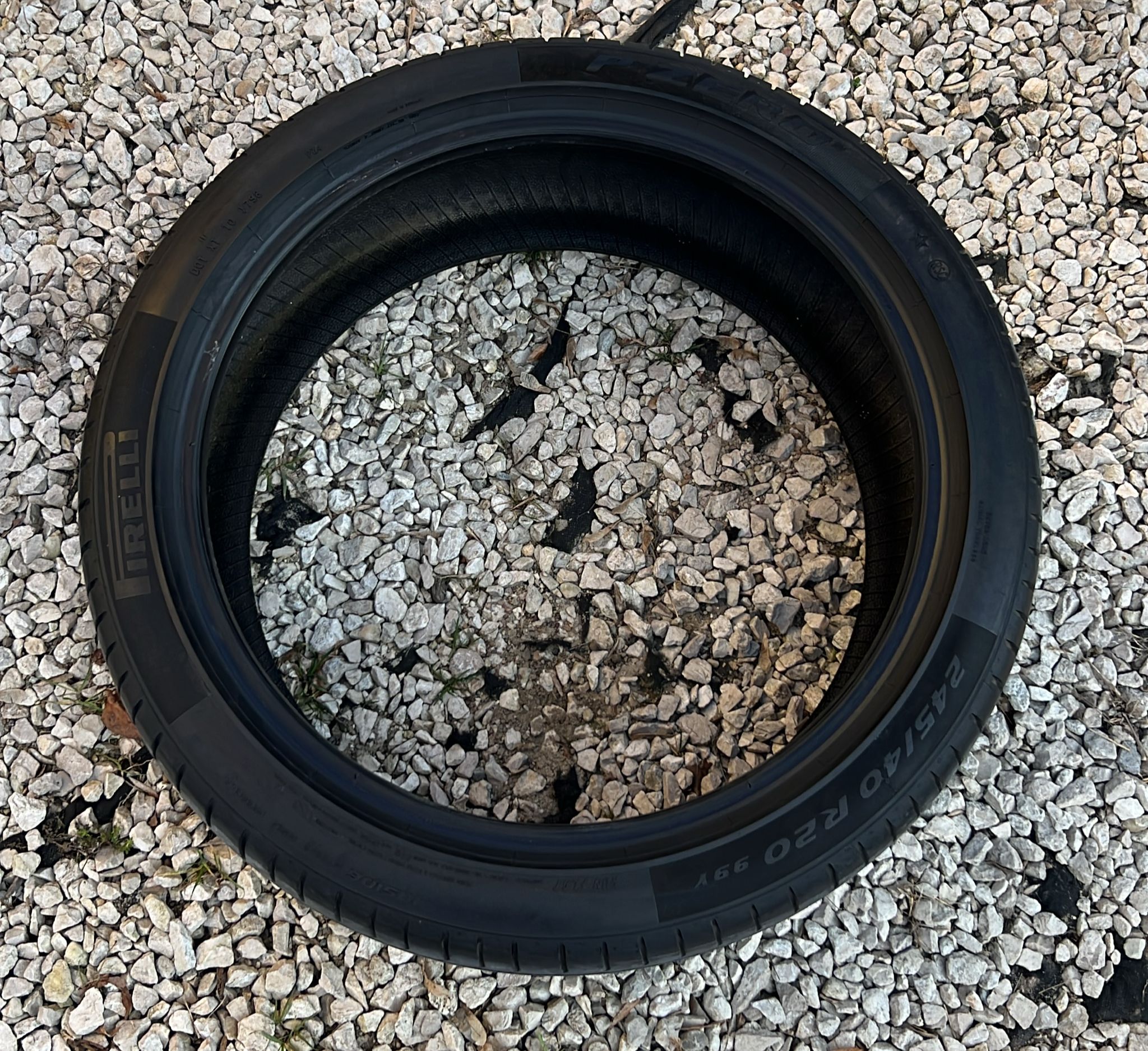 opona Pirelli pzero tm run flat 245 /35 R20 99y rok 2023 Bieżnik...