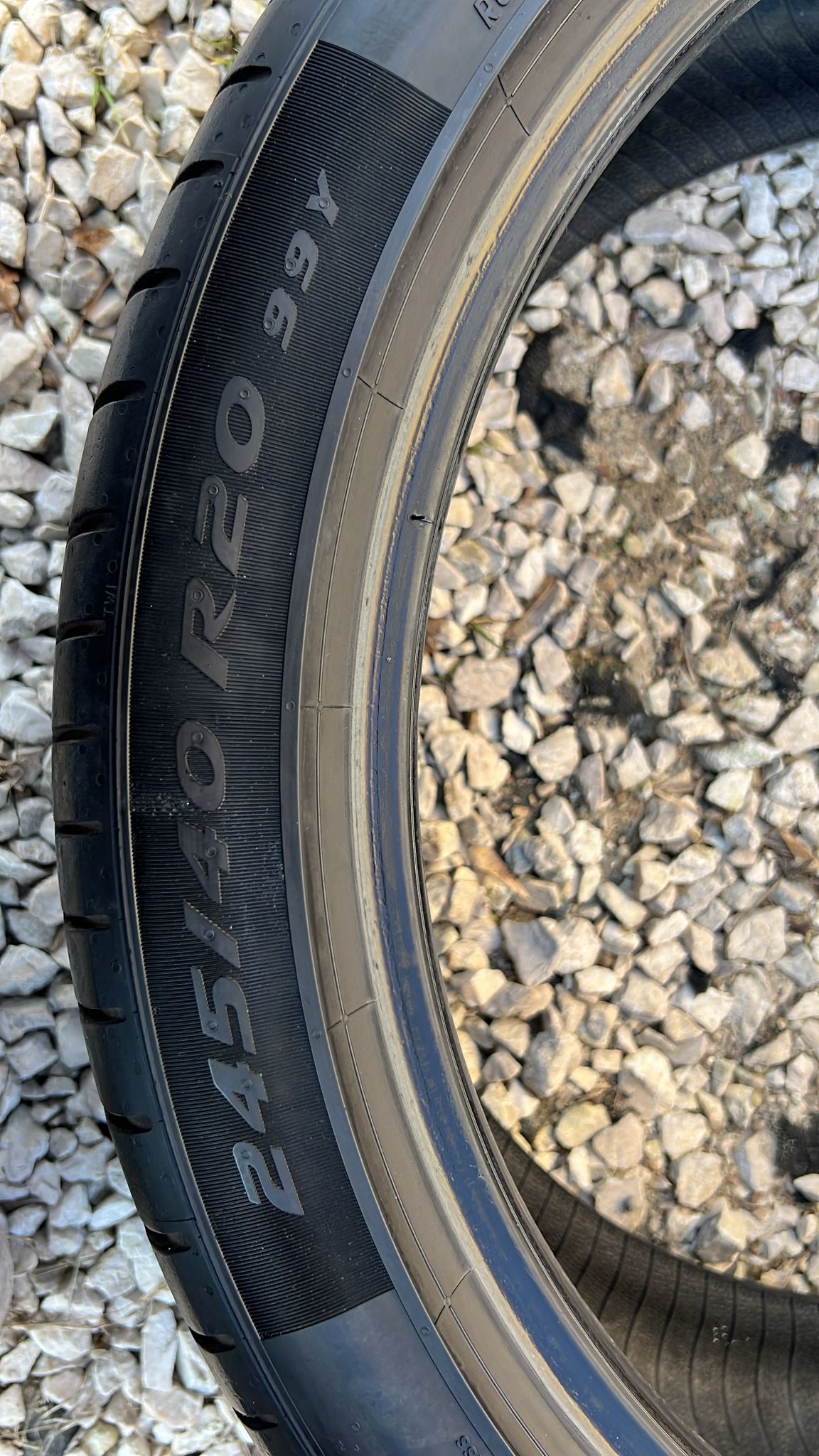 opona Pirelli pzero tm run flat 245 /35 R20 99y rok 2023 Bieżnik...