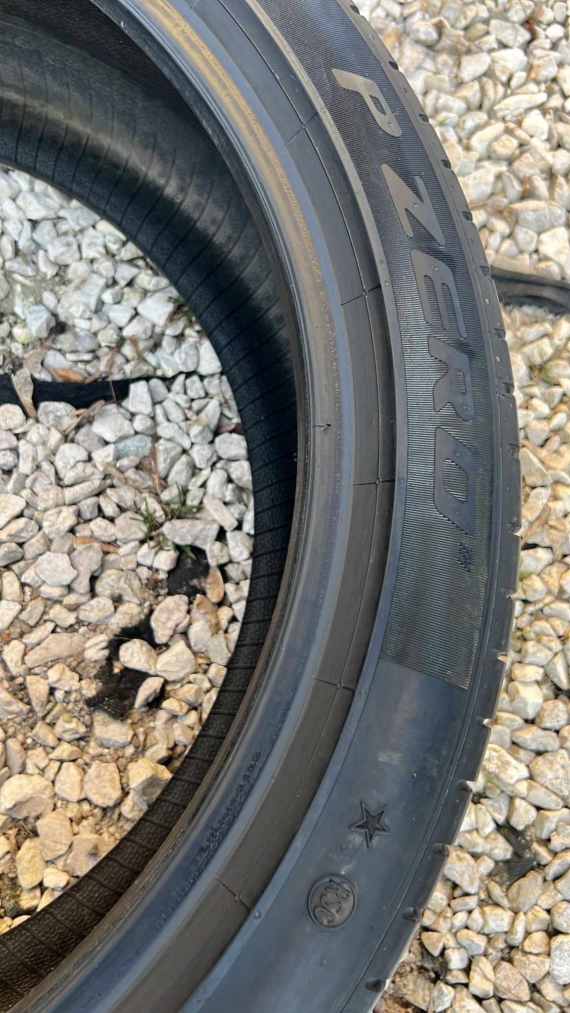 opona Pirelli pzero tm run flat 245 /35 R20 99y rok 2023 Bieżnik...