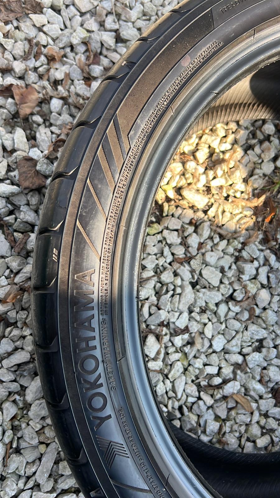 opona Yokohama advan sport v107 275/35ZR20 rok 2021 Bieżnik od znacznika...