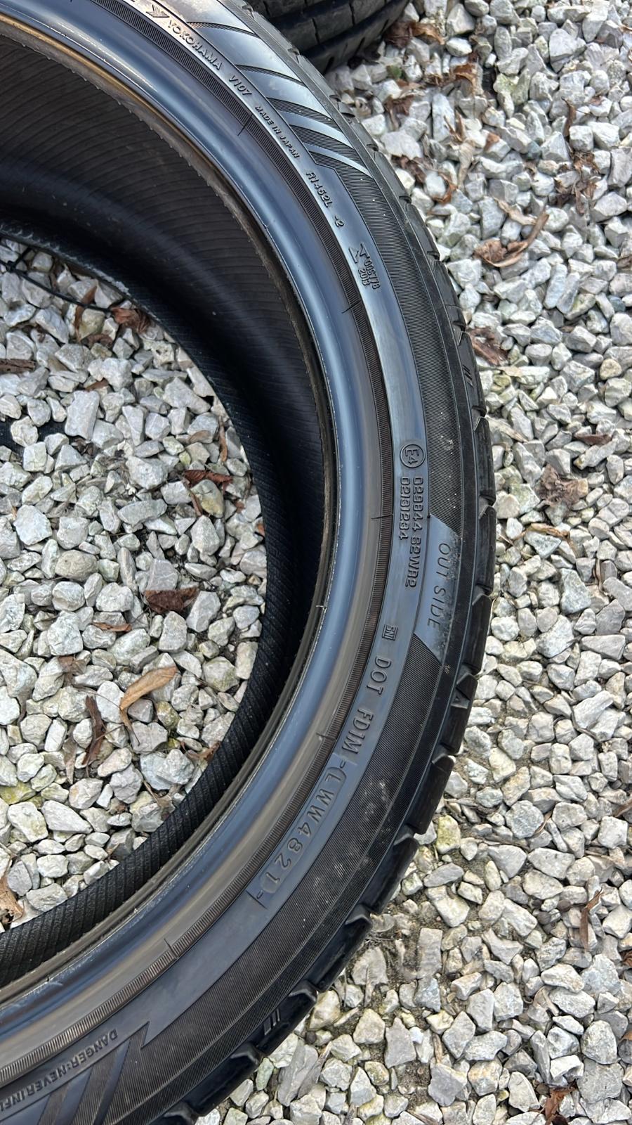 opona Yokohama advan sport v107 275/35ZR20 rok 2021 Bieżnik od znacznika...