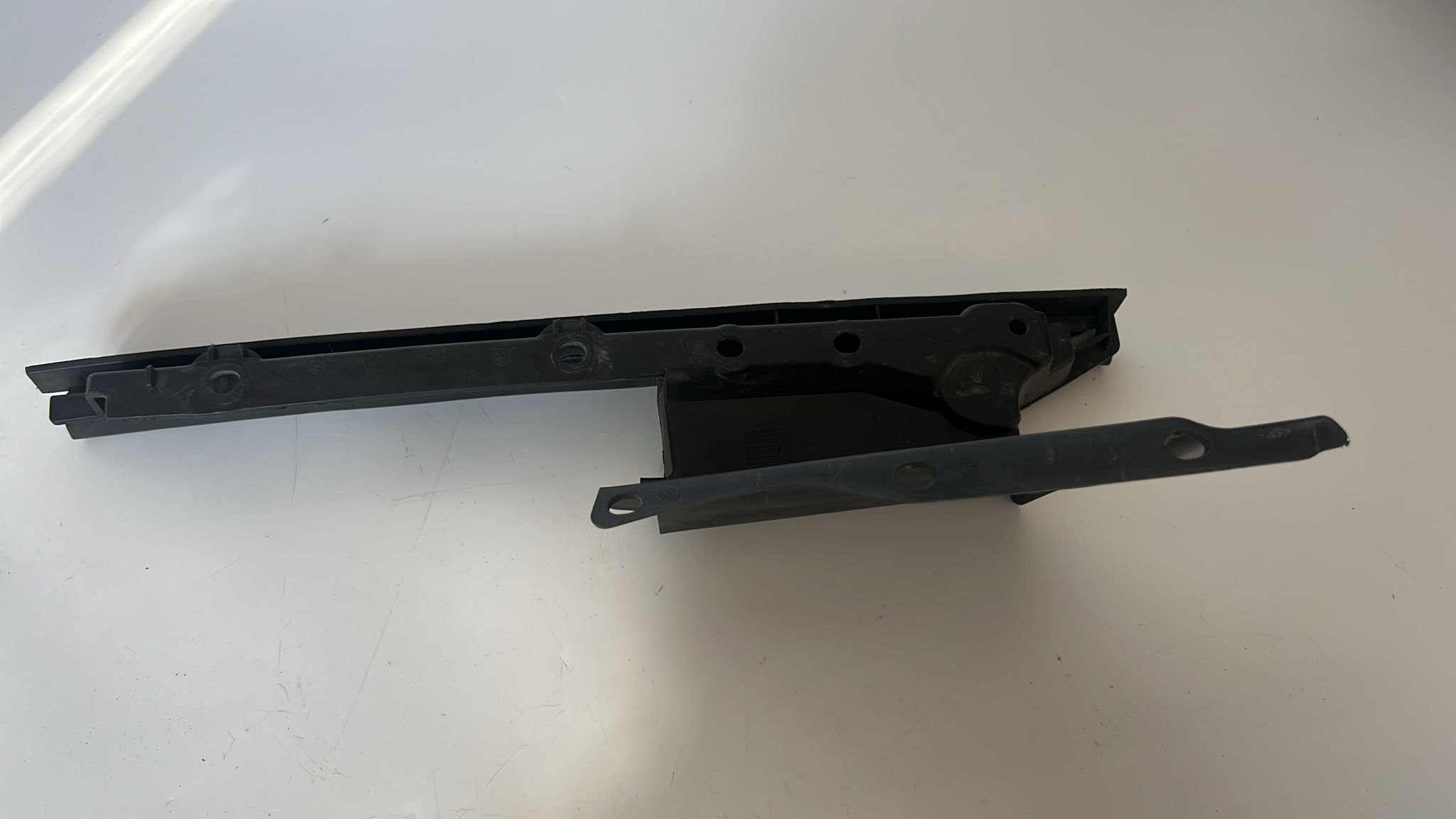 WYGŁUSZENIE BŁOTNIKA PRAWE OE _ 5350226 numer kat :FT4B-R02078-A...