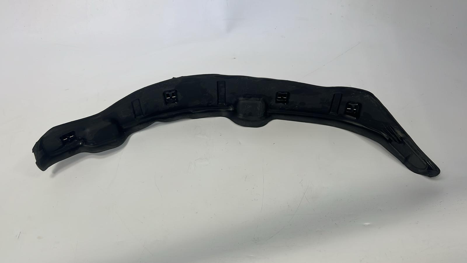 BMW 5 G30 G31 G38 Gumowa uszczelka błotnika numer kat : 51487352221...