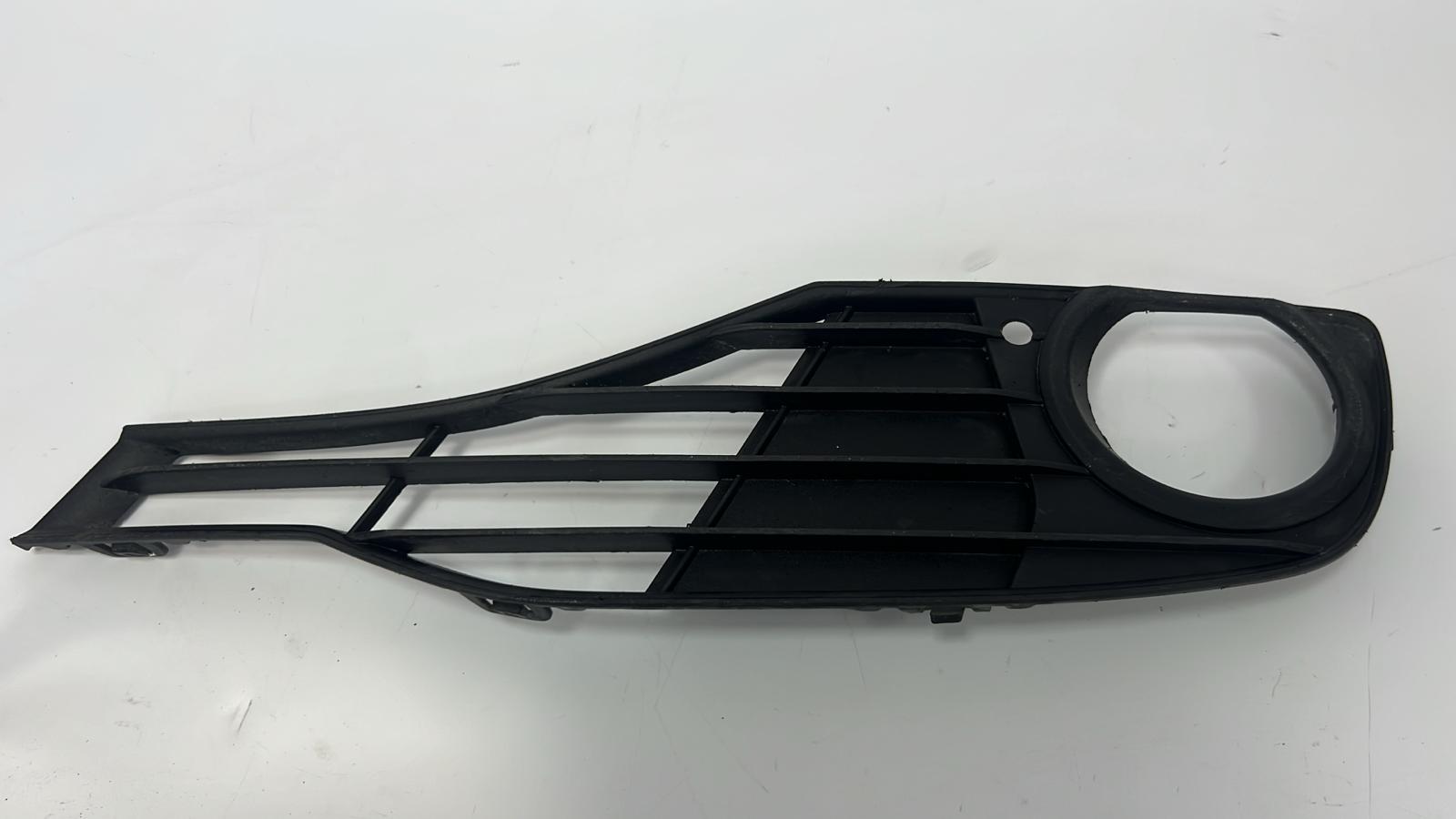 BMW 3 F30 F35 F31 2013 Przód strona lewa Krata halogenu numer kat...