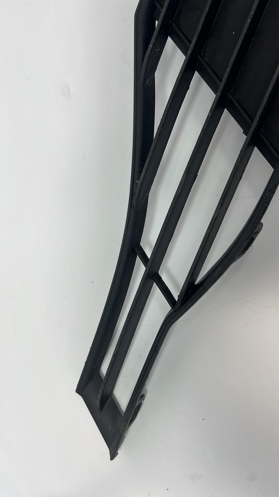 BMW 3 F30 F35 F31 2013 Przód strona lewa Krata halogenu numer kat...