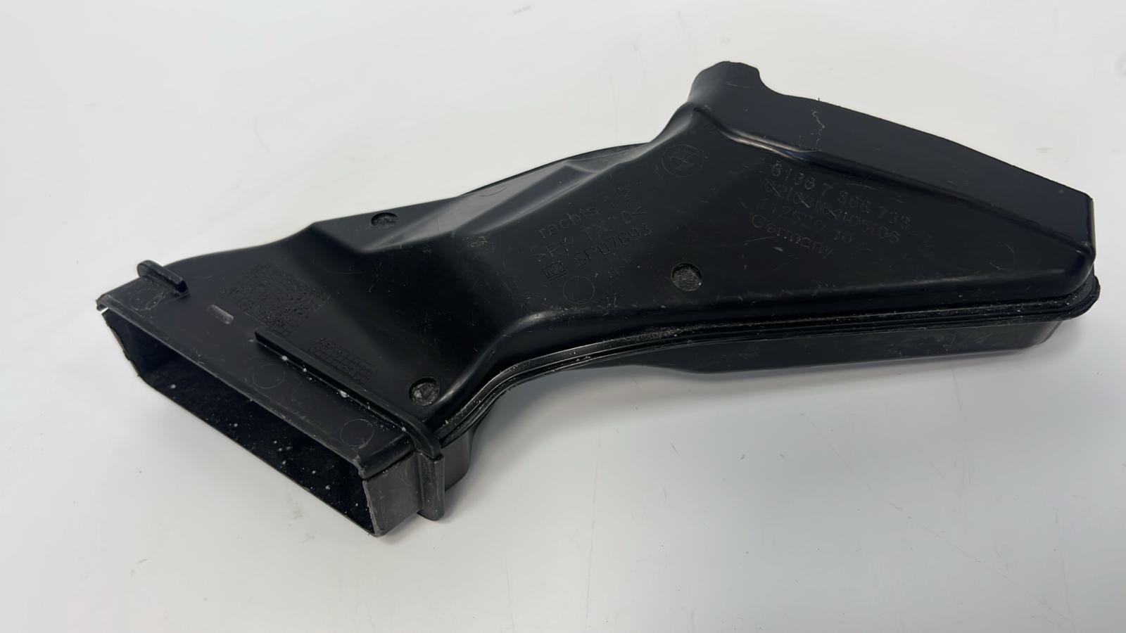 BMW 5 G30 G31 WLOT DOLOT KANAŁ ODPŁYWU WODY PRAWY numer kat 7388733...