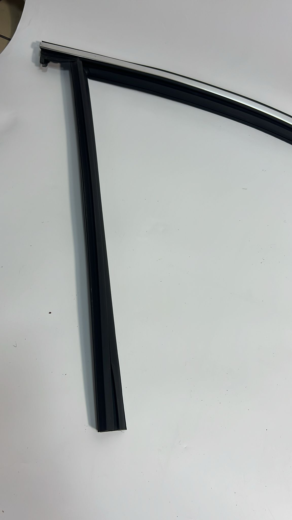 VOLVO XC90 MK2 Przednie prawe drzwi. chromowana listwa zewnętrzna...