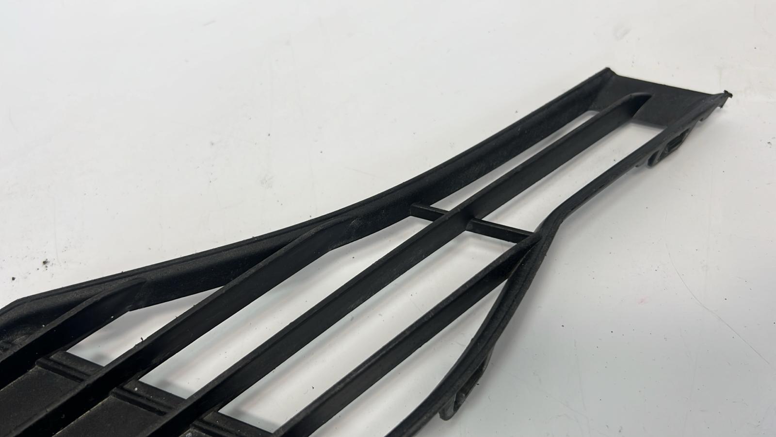 BMW 3 F30 F35 F31 2013 Przód strona prawa Krata halogenu numer kat...