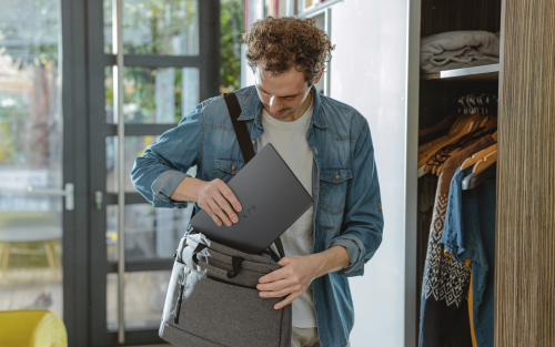 Notebook XPS 14 bez problemu działa przez cały dzień dzięki wyjątkowej żywotności baterii.